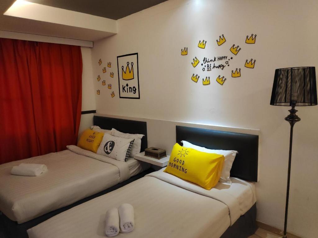 Hotel Zamburger Plaza Mahkota Malacca Extérieur photo